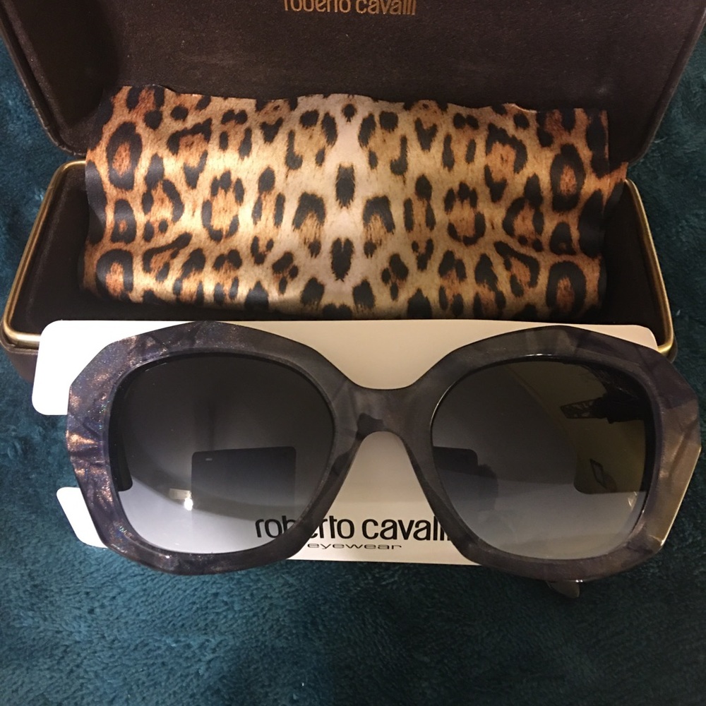 SUNGLASSES